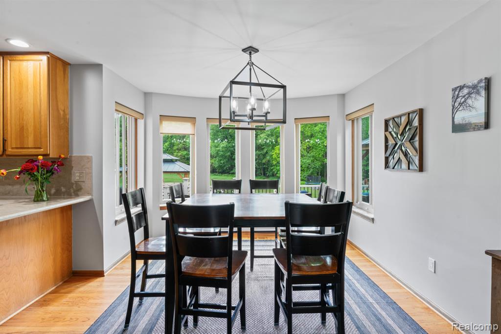 490 Rolling Oaks Drive, Howell, MI 48843 — Photo 18