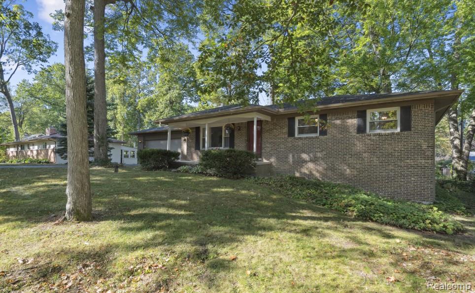 5955 Chickadee Lane, Clarkston, MI — Photo 2