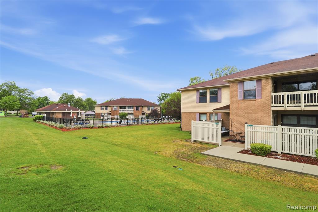61212 Greenwood Drive, South Lyon, MI 48178 — Photo 8