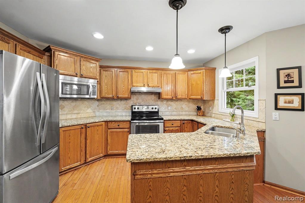 7690 Allen Road, Clarkston, MI 48348 — Photo 11
