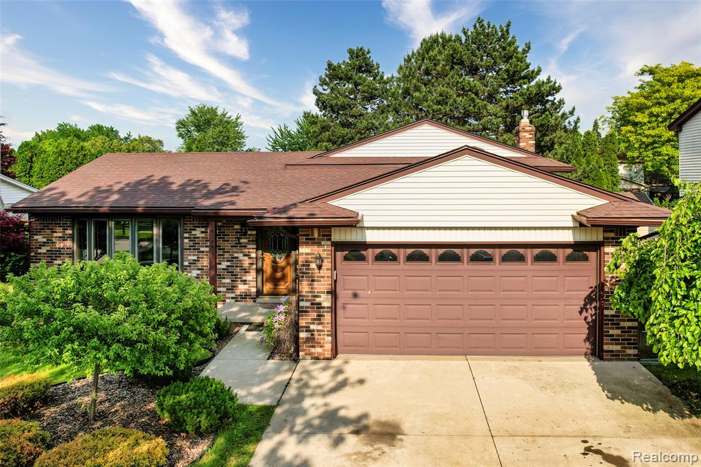 24705 Colonial Drive, Woodhaven, MI 48183 — Photo 3