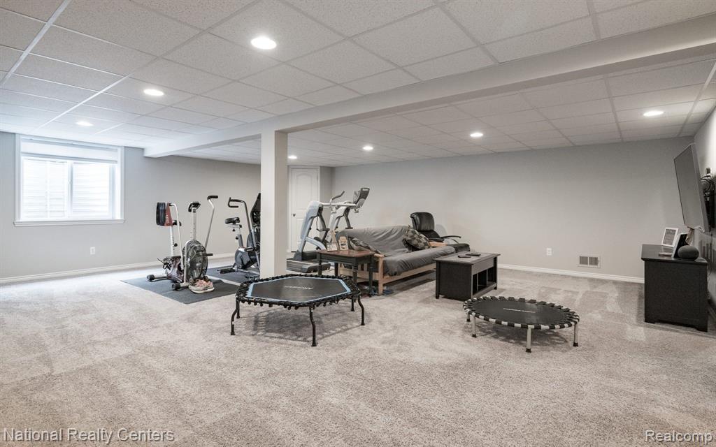5236 HAWKSEYE Trace, Warren, MI 48092 — Photo 32