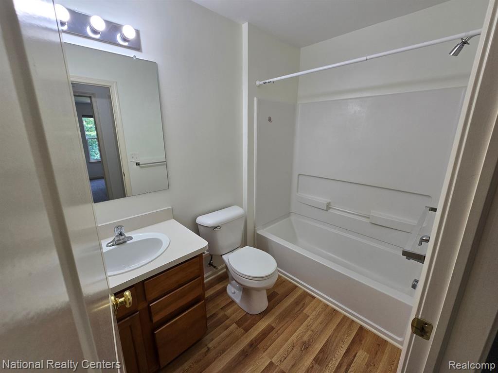 4058 RADCLIFF Drive, Canton, MI 48188 — Photo 28