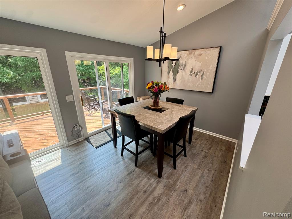 513 River Ridge Drive, Waterford, MI 48327 — Photo 13