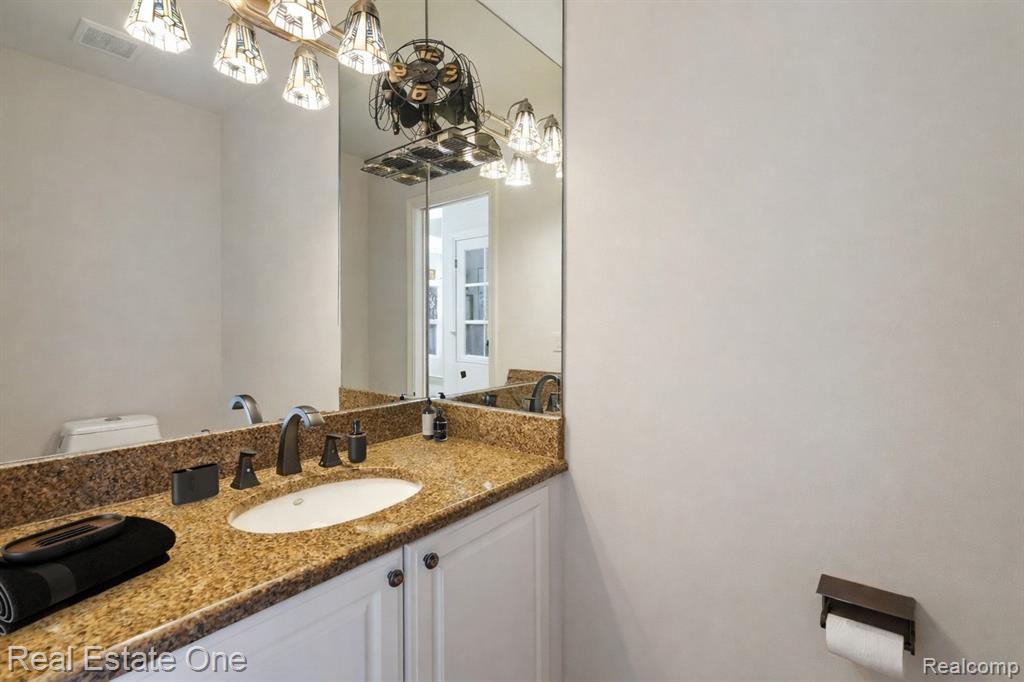 564 Dorchester Way, Milford, MI 48381 — Photo 22