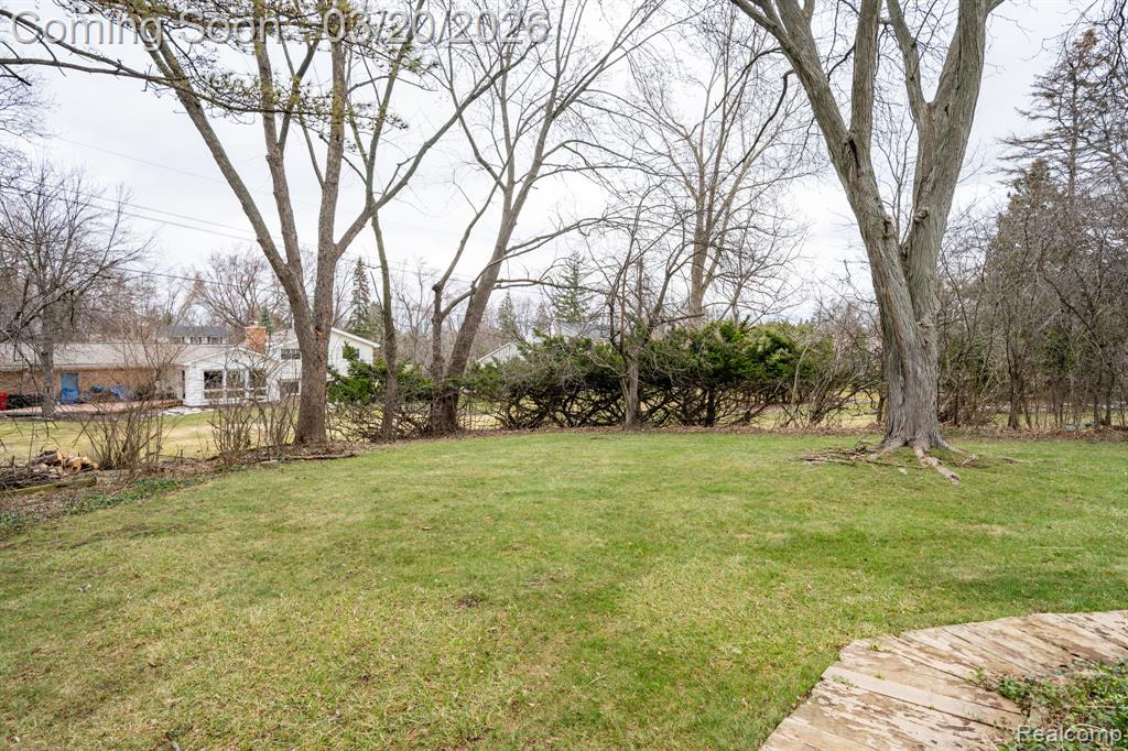 5832 Shaun Road, West Bloomfield, MI — Photo 32