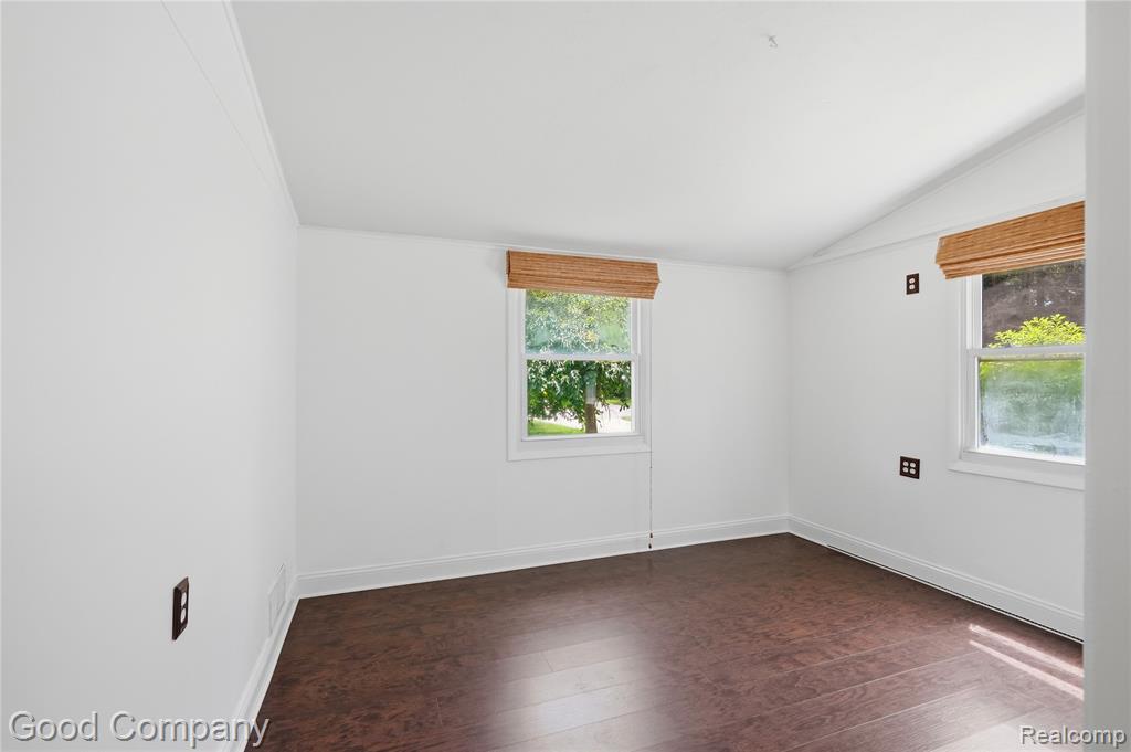 3130 Greenlawn Avenue, Commerce Twp, MI 48382 — Photo 18