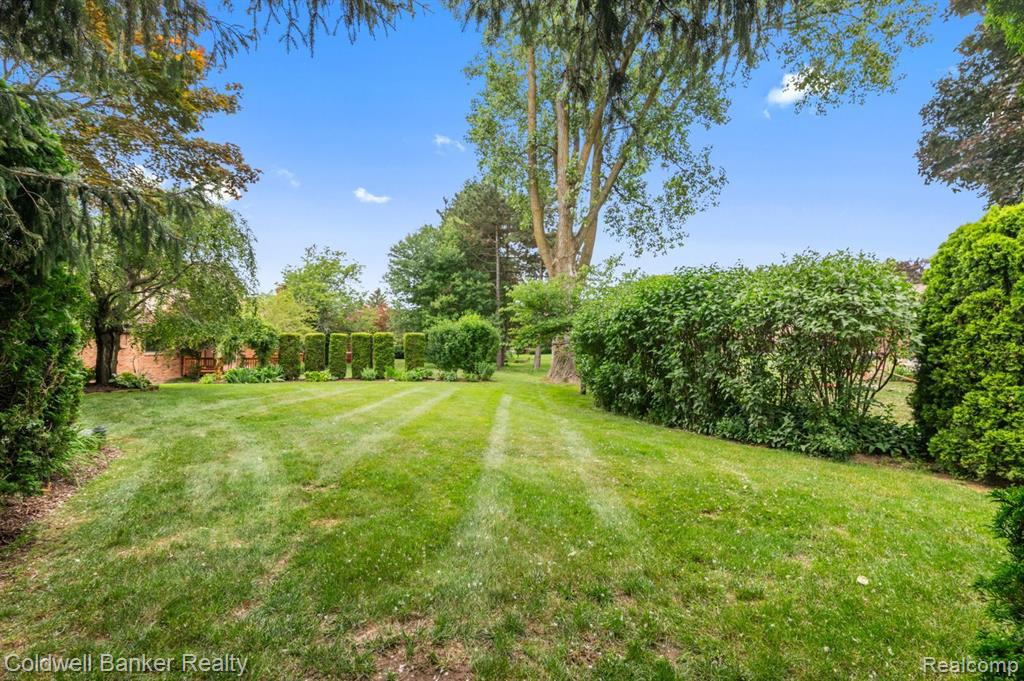 42012 PON MEADOW Drive, Northville, MI 48168 — Photo 39