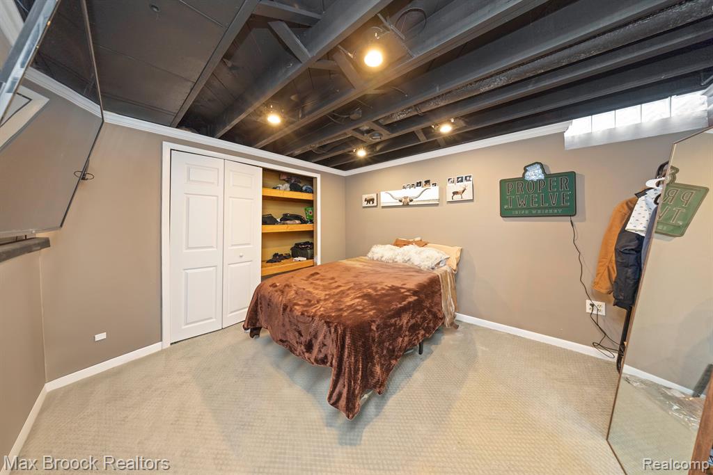 5562 PEBBLESHIRE Road, Bloomfield Hills, MI 48301 — Photo 45