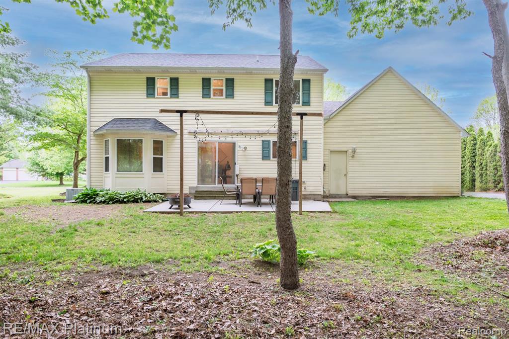 6103 SHADETREE Court, Howell, MI 48843 — Photo 35