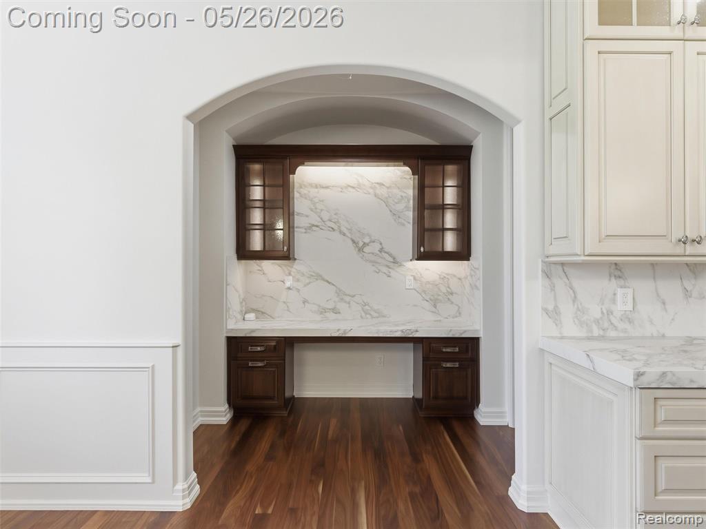2475 Creekside Court, Rochester, MI 48306 — Photo 10