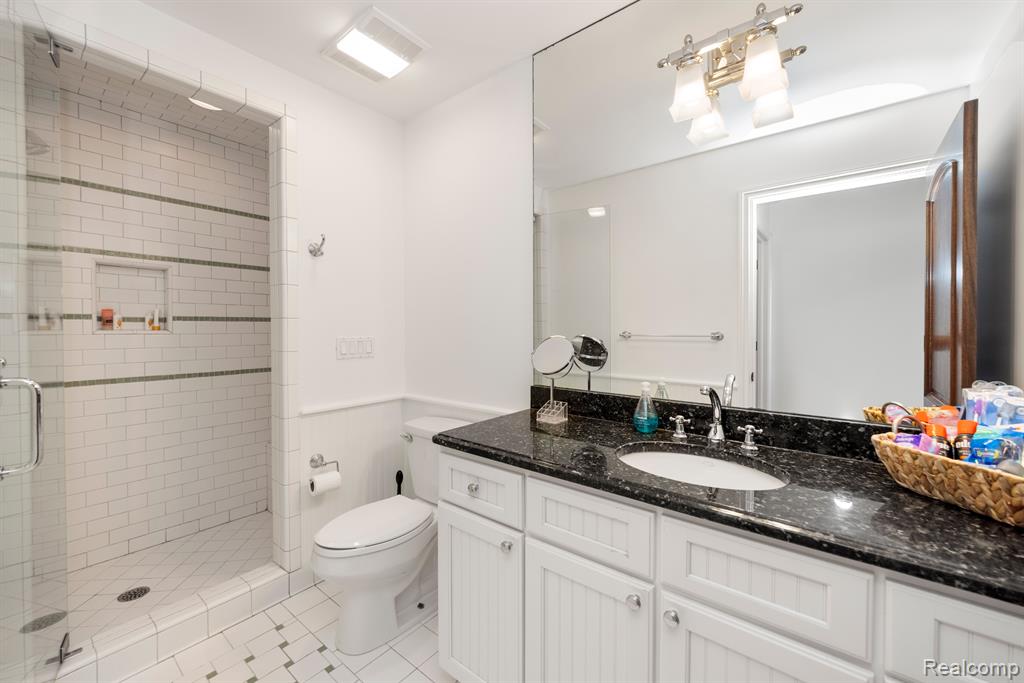 4326 COMMERCE Road, Orchard Lake Village, MI 48324 — Photo 33