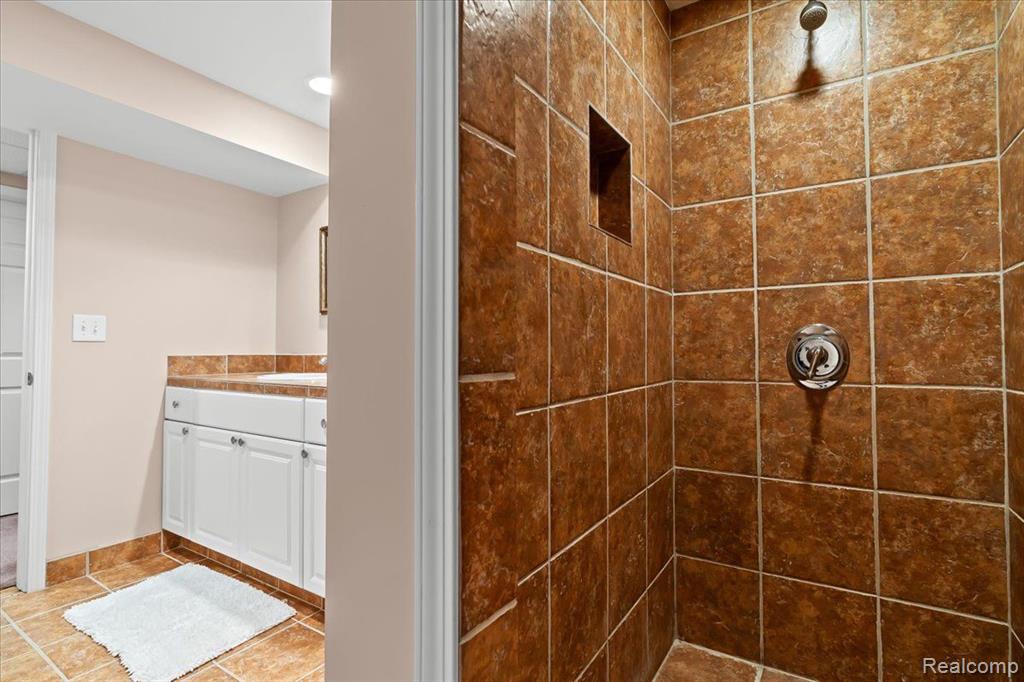 16401 LINCOLN Drive, Northville, MI 48168 — Photo 47