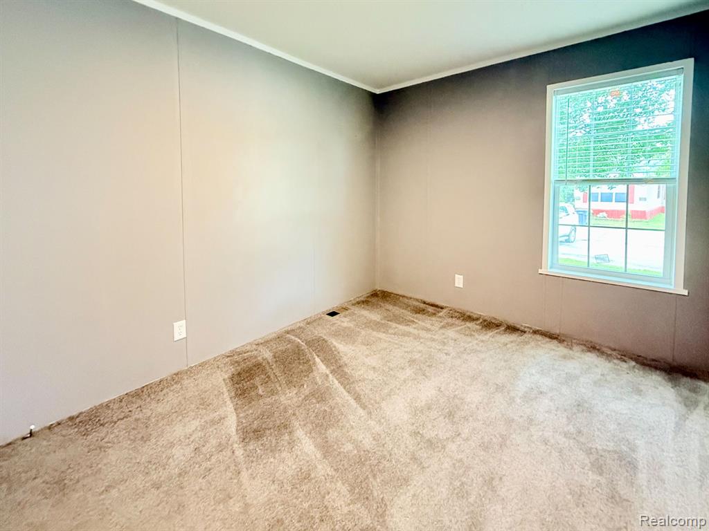 258 Diamond Circle, Whitmore Lake, MI 48189 — Photo 16