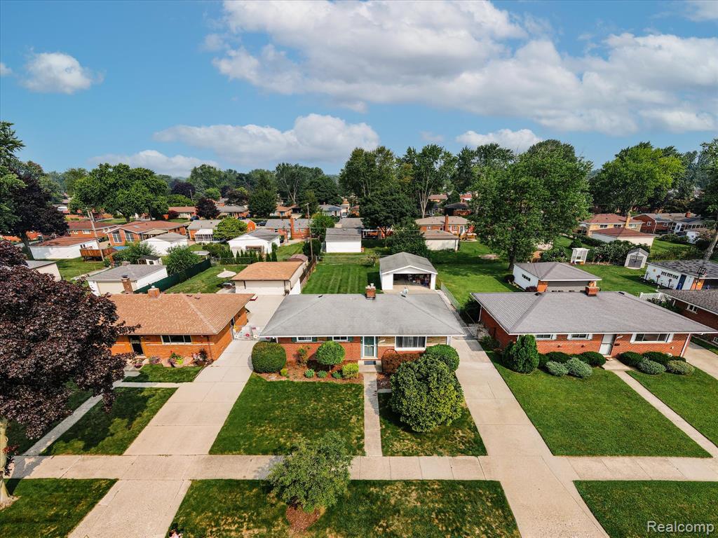 8949 Shannon Drive, Sterling Heights, MI 48314 — Photo 36
