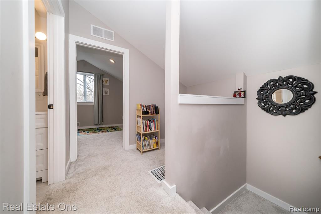 515 S Michigan Avenue, Howell, MI 48843 — Photo 26