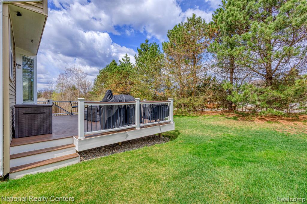 18 Wildrose Drive, White Lake, MI — Photo 30