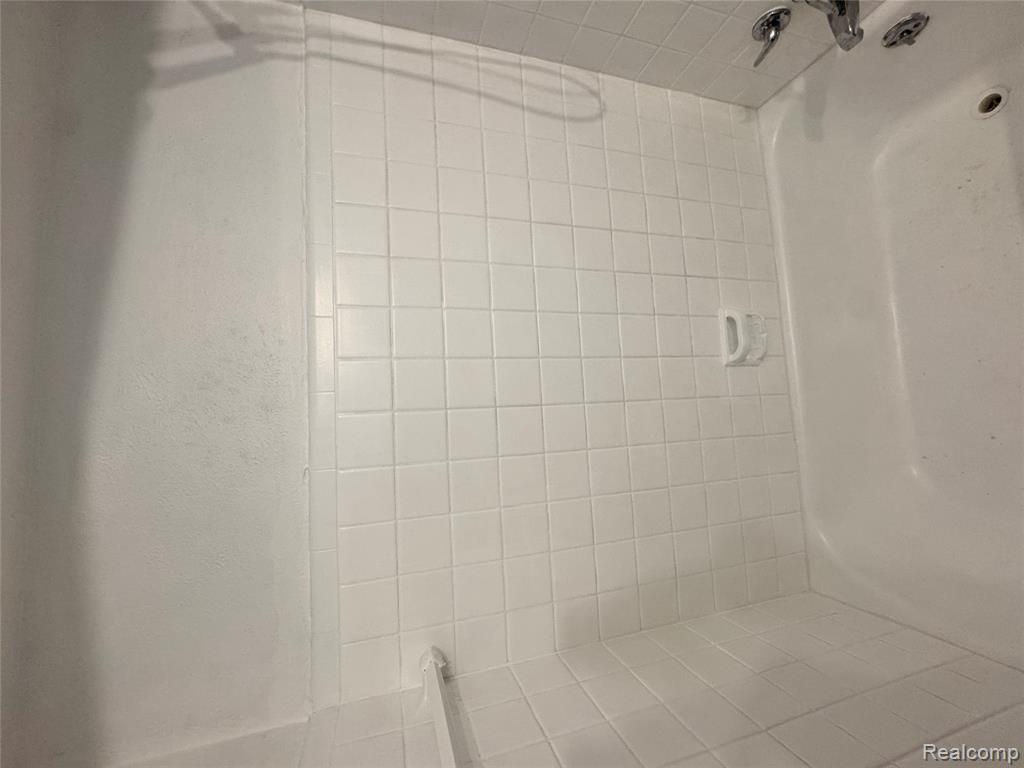 12010 Lakepointe Street, Detroit, MI, 48224