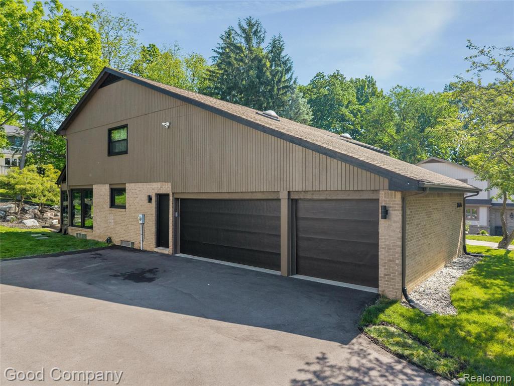 3176 Chambord Drive, West Bloomfield, MI 48323 — Photo 61