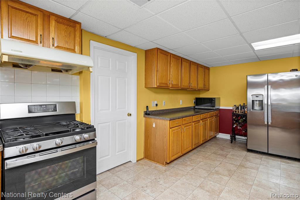51577 Merry Lane, Utica, MI 48316 — Photo 65