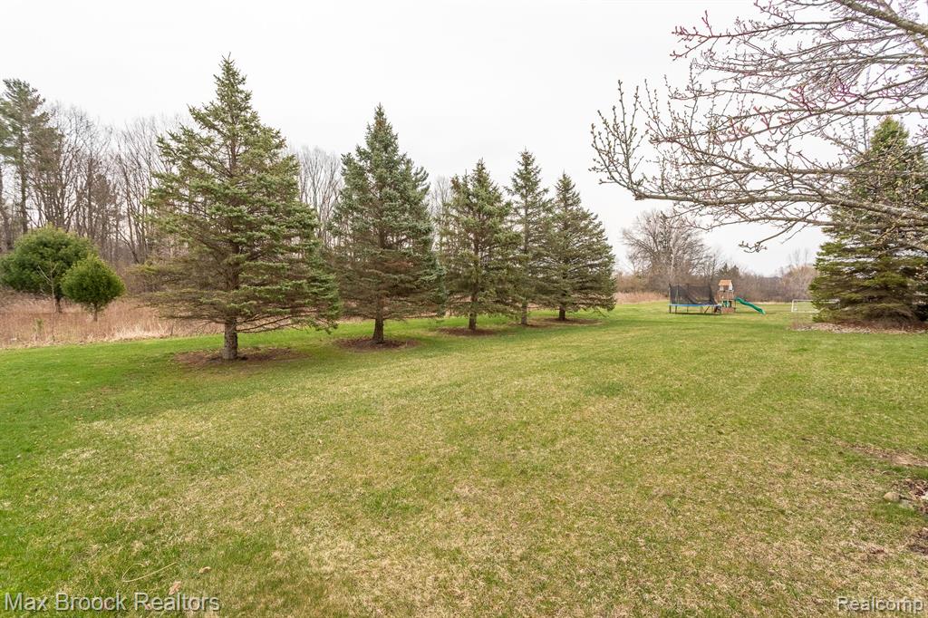 7131 WHITE TAIL Drive, Grand Blanc, MI 48439 — Photo 41