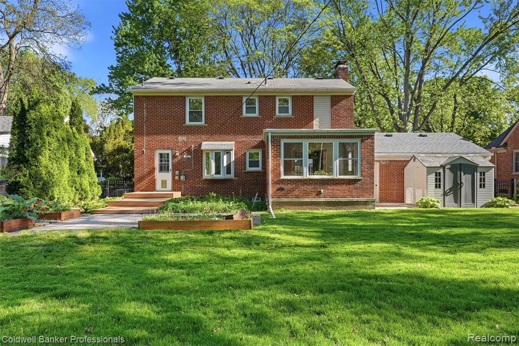 18761 Dolores Avenue, Lathrup Village, MI 48076 — Photo 37
