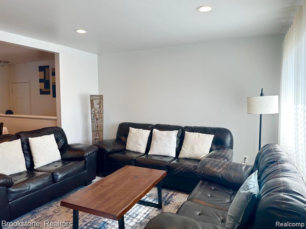 41371 HAMILTON Drive, Sterling Heights, MI 48313 — Photo 9