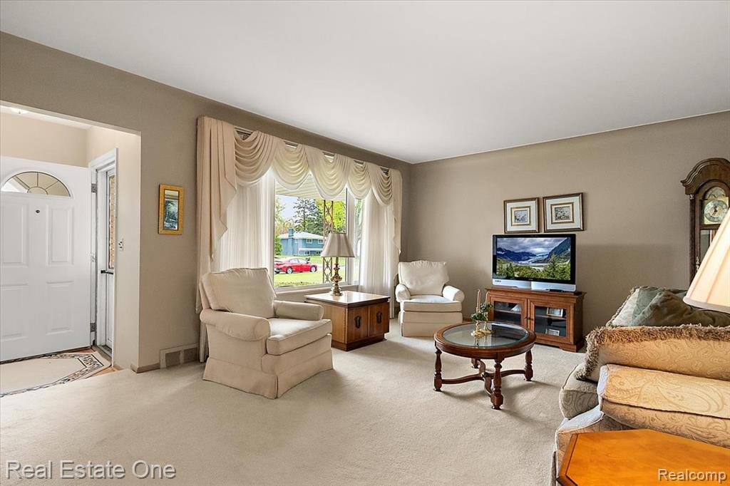 53223 Starlite Drive, Shelby Twp, MI 48316 — Photo 18