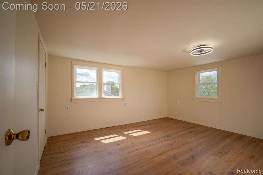420 Wellsboro Street, Walled Lake, MI 48390 — Photo 24