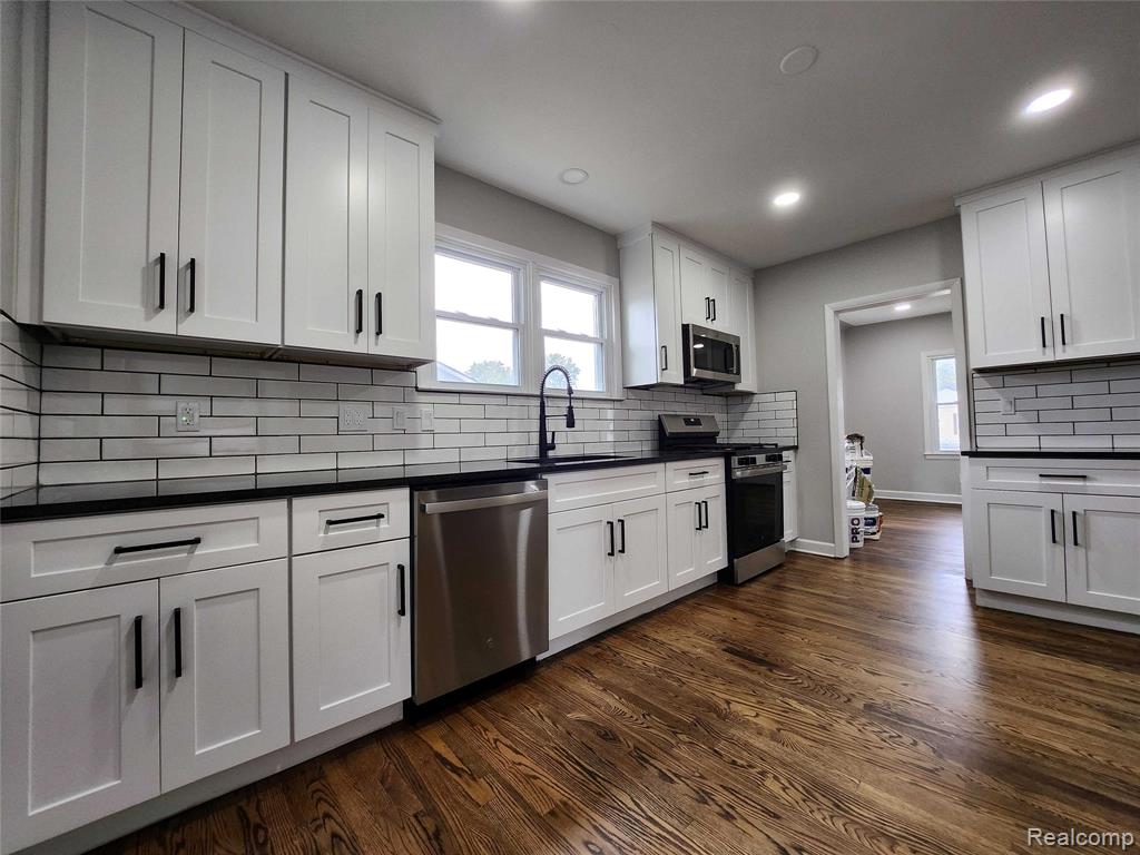 550 E Mapledale Avenue, Hazel Park, MI 48030 — Photo 10