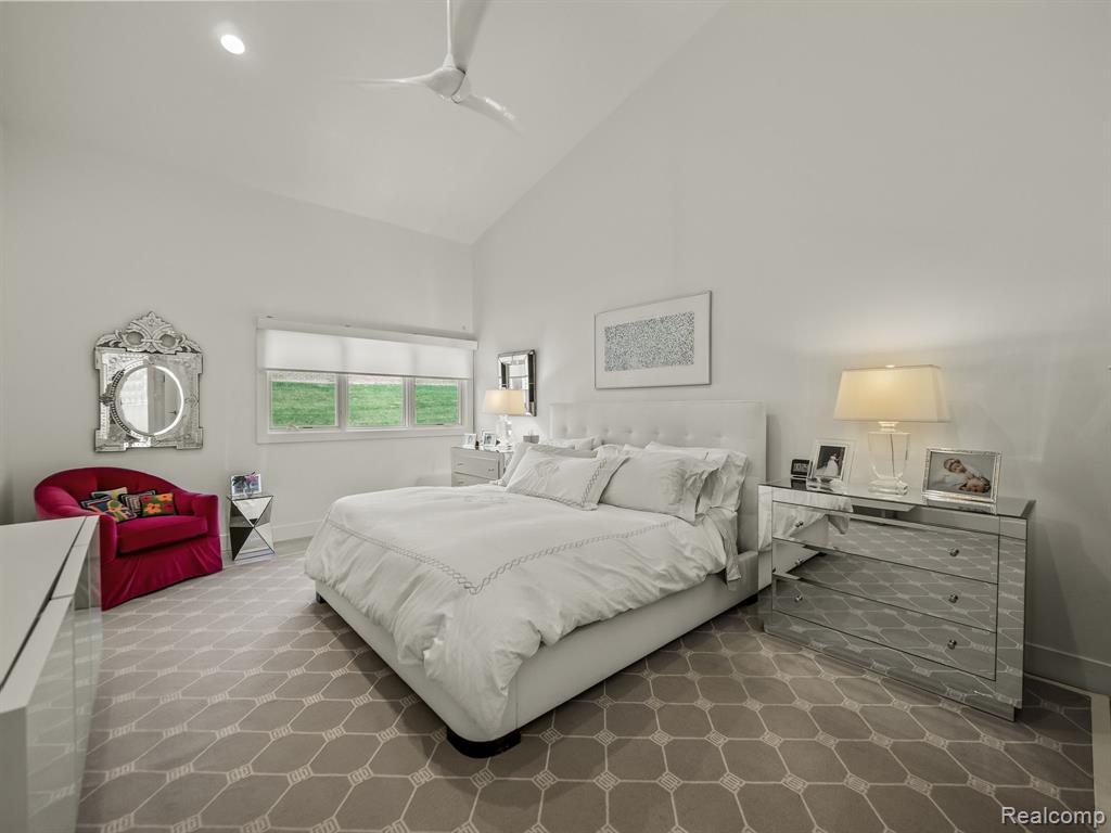 6420 Apple Grove Lane, Bloomfield Hills, MI 48301 — Photo 19