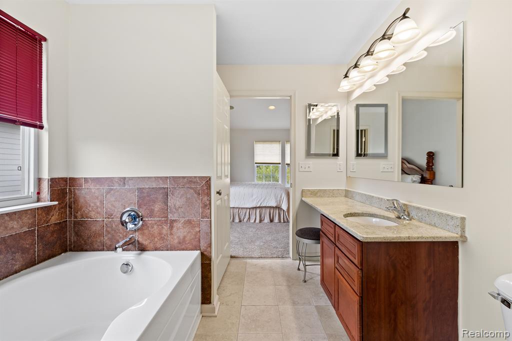 8844 Somerset Lane, Ypsilanti, MI 48198 — Photo 20