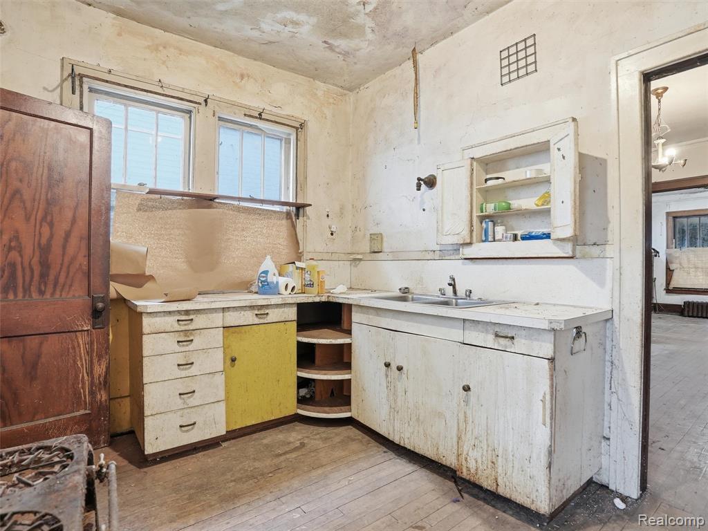 563 Chalmers Street, Detroit, MI 48215 — Photo 9