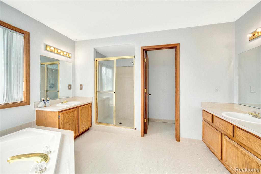 6942 Norton Drive, Troy, MI 48085 — Photo 22