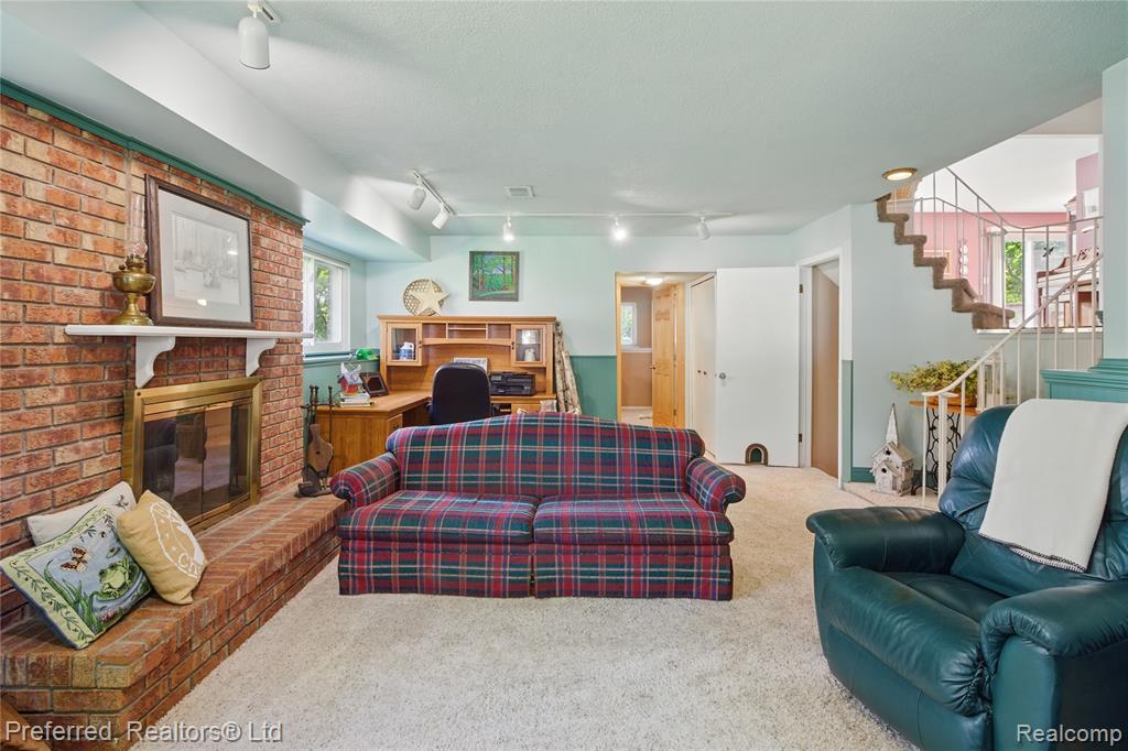 8530 Elmhurst Street, Canton, MI 48187 — Photo 25