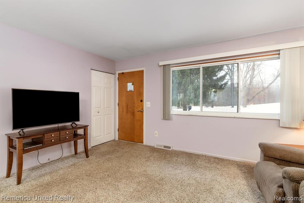 5731 FLEMINGS LAKE Road, Clarkston, MI 48348 — Photo 8