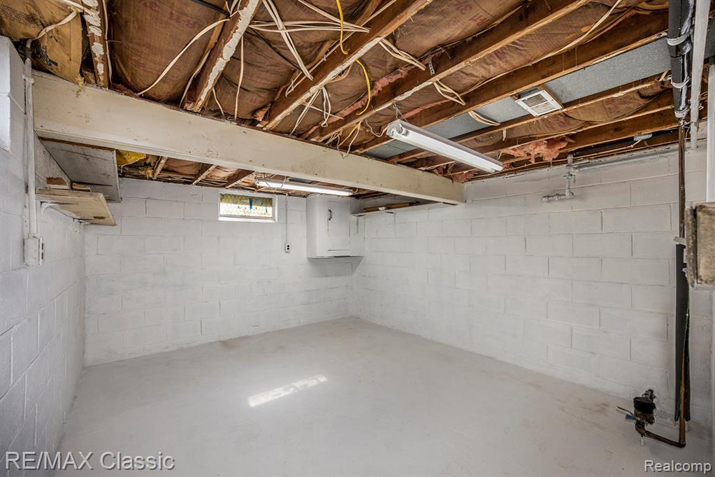 6334 Andersonville Road, Waterford, MI 48329 — Photo 15