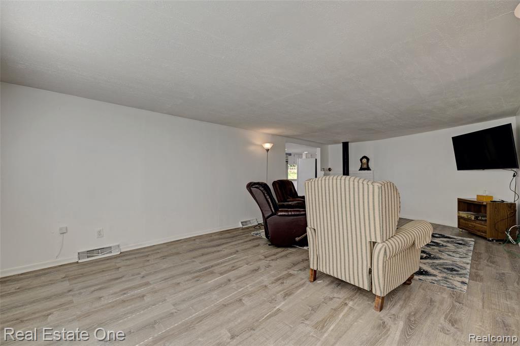 9150 Rattalee Lake Road, Clarkston, MI 48348 — Photo 23