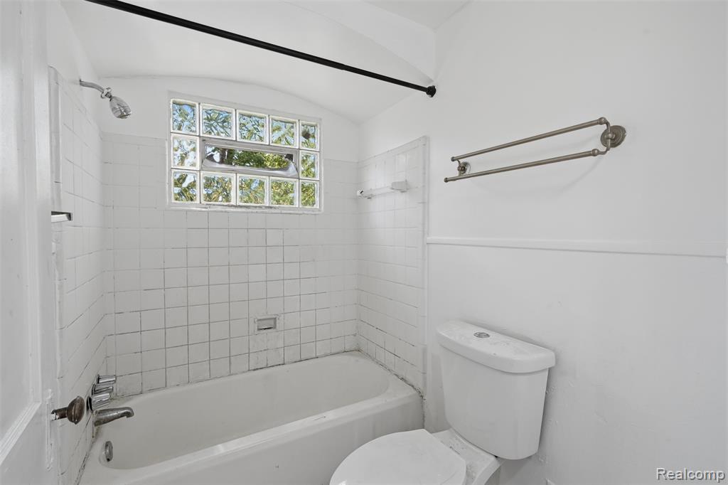 7335 Curtis Street, Detroit, MI 48221 — Photo 18