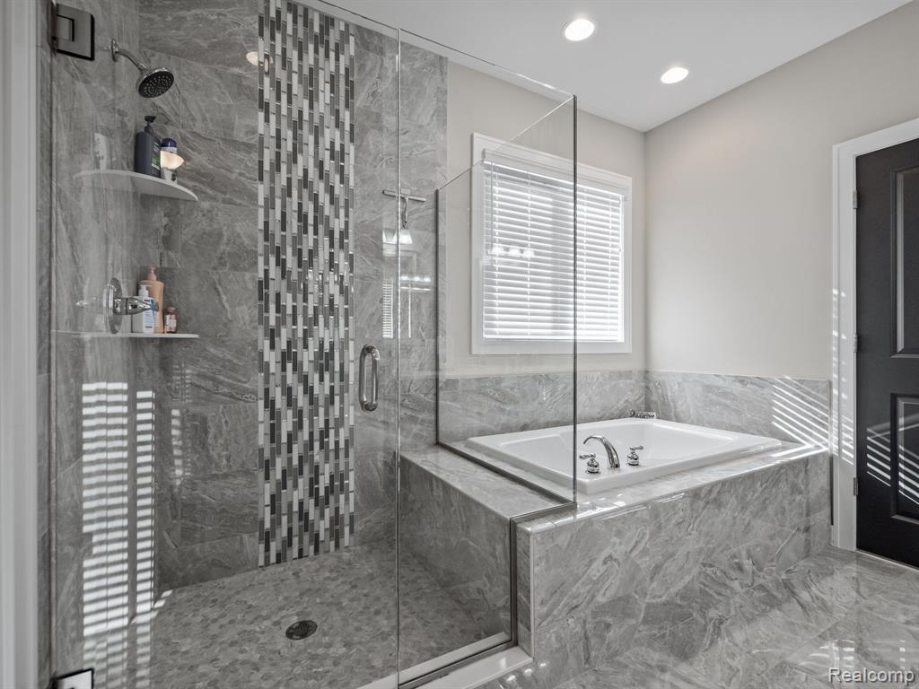 6470 CREEKSIDE Drive, Shelby Twp, MI 48316 — Photo 20