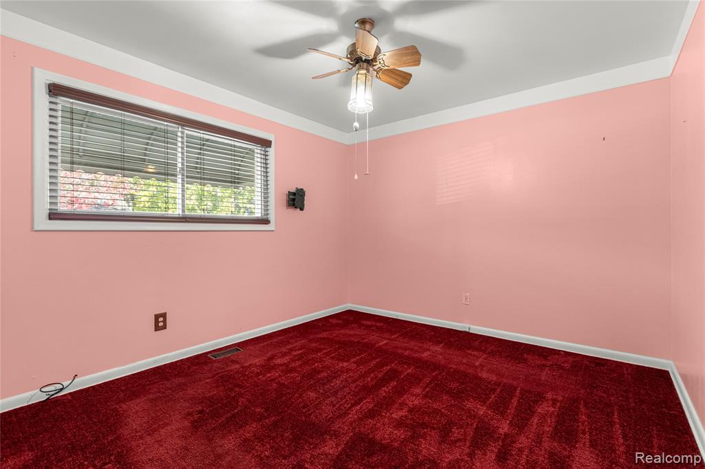 4915 Raymond Avenue, Dearborn Heights, MI 48125 — Photo 14