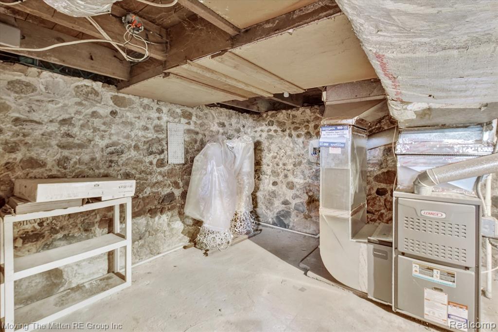 46800 W 11 Mile Road, Novi, MI — Photo 38