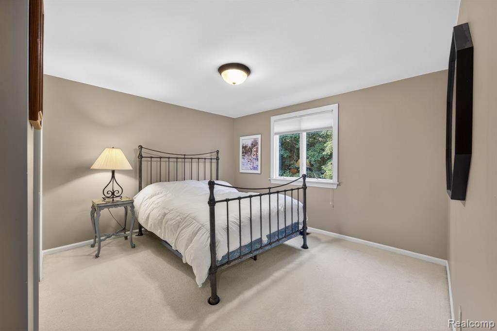 9144 Deer Park Court, Fenton, MI 48430 — Photo 41