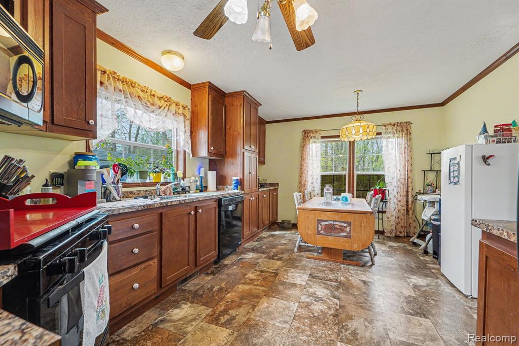 1031 Falstaff Circle - Photo 3