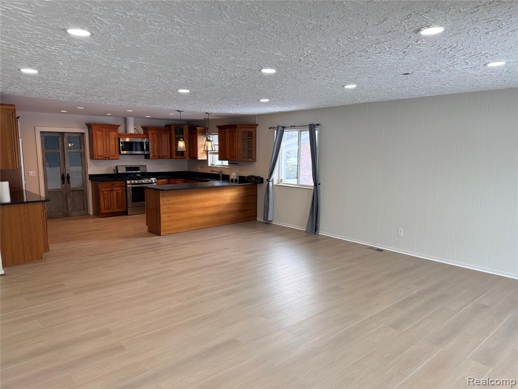 687 Sunnybeach Drive, White Lake, MI — Photo 10