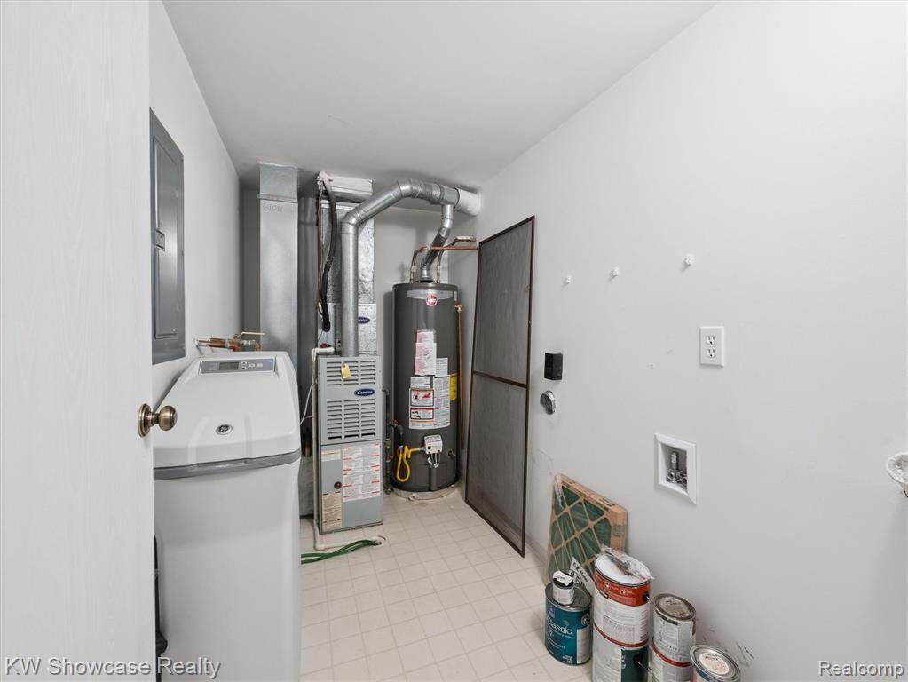 61011 Greenwood Drive, South Lyon, MI 48178 — Photo 24