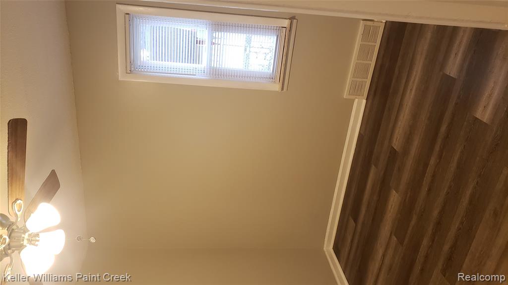 138 W Strathmore Avenue, Pontiac, MI 48340 — Photo 13
