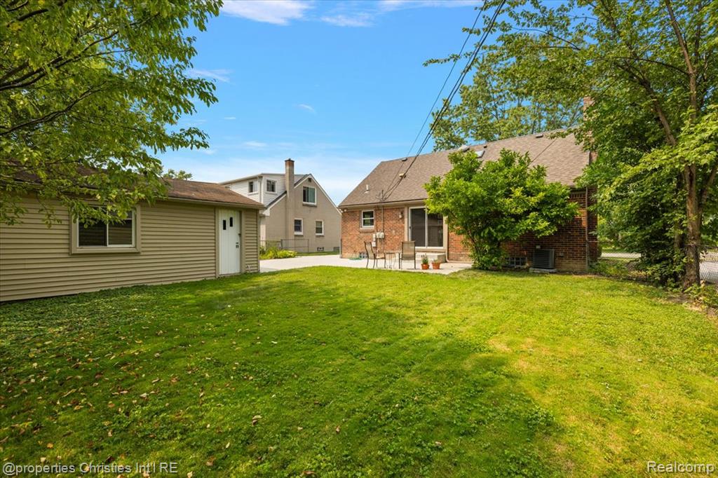 10819 W 11 Mile Road, Huntington Woods, MI — Photo 46