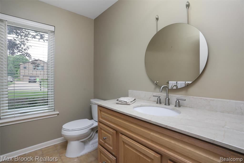 5844 INDEPENDENCE Lane, West Bloomfield, MI — Photo 19