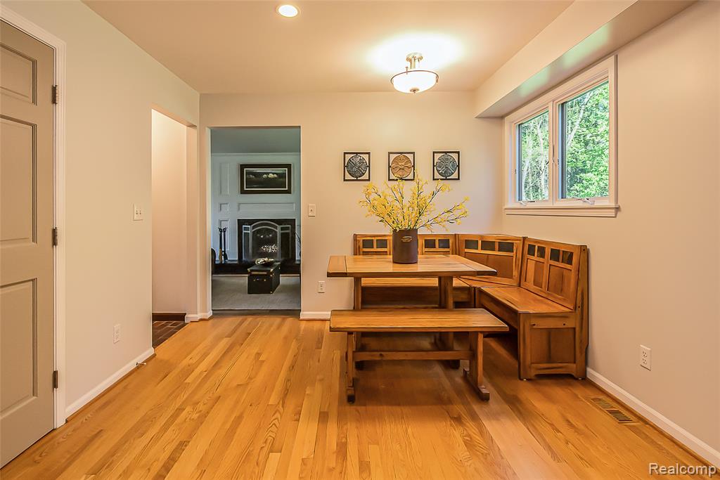 2694 WAYSIDE Drive, Ann Arbor, MI 48103 — Photo 31